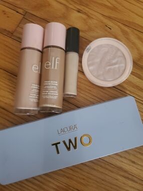 Halo Glow Liquid Filter Foundation - Light Beige Duo with Lacura TWO Palette